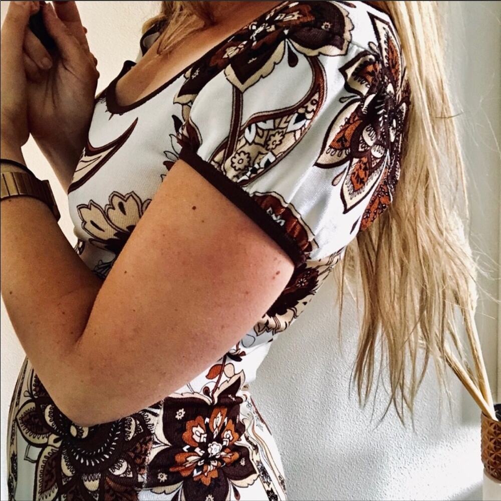 Vintage BEBE Brown Cream White Paisley Printed Cap Gathered Sleeve Mini Dress S - Picture 5 of 6